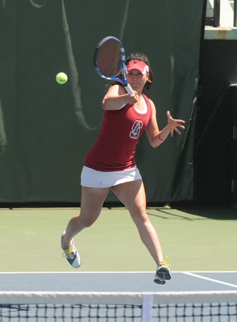 Senior Veronica Li's Stanford career may have ended when the Cardinal fell at the hands of USC on Saturday, but at least she went out on a winning note. The Cardinal's only graduating senior won 6-4, 7-5 in her last collegiate match. (IAN GARCIA-DOTY/The Stanford Daily)