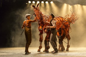 'War Horse' shines in artistry, not storytelling