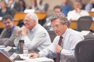 Faculty Senate debates online education
