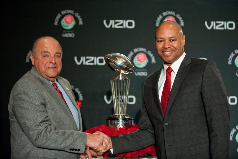 Stanford head coach David Shaw (right) (DON FERIA/isiphotos.com