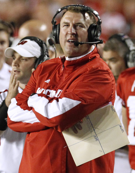 Football: Wisconsin coach Bret Bielema to take position at Arkansas, likely out of Rose Bowl