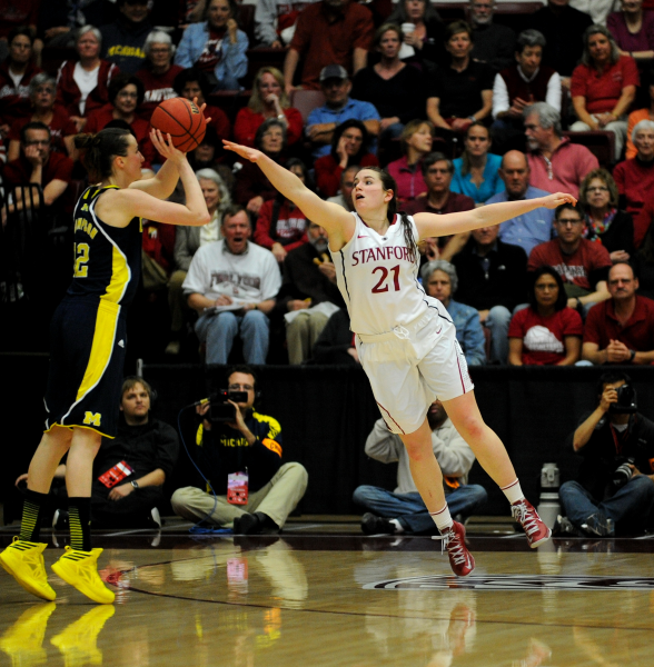 Stanford junior guard Sara James kept Michigan senior guard Kate Thompson quiet from the floor on Tuesday, hitting just one-of-11 from the field. (MICHAEL KHEIR/The Stanford Daily)
