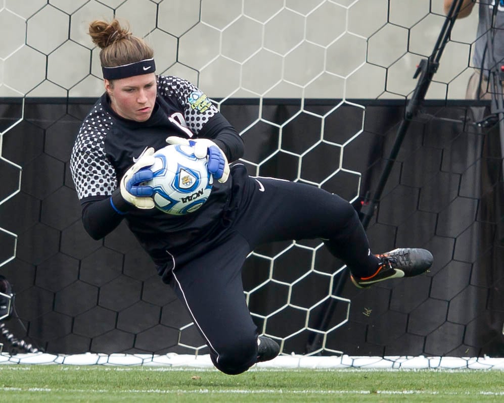 Goalkeeper Emily Oliver to medically retire | The Stanford Daily