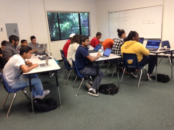 Students work on a programming exercise during CodeCamp’s second session.
(ELIA CHEN/The Stanford Daily)