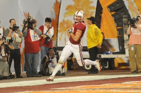 Coby Fleener '12 scores one of his many touchdowns here on the Farm. (SIMON WARBY/The Stanford Daily)