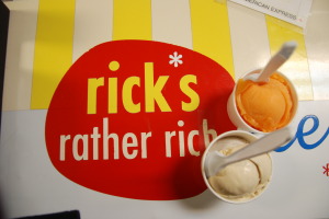 Rick's Ice Cream on Middlefield Road. Photo by Gabriela Groth.