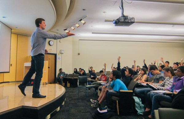 Grant Sanderson '15 taught a class on visualizing the fourth dimension, using a computer program he developed. (ERIC THONG/Stanford Daily)