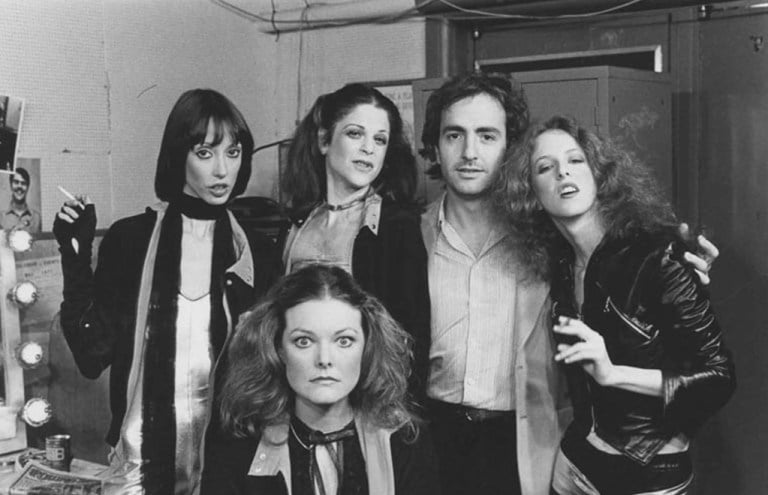 Shelley Duvall, Jane Curtin, Gilda Radner, producer Lorne Michaels, and Laraine Newman. Courtesy of Edie Baskin.