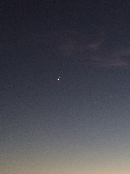 Venus and Jupiter, practically hugging on the last night of June. (CATHERINE ZAW/The Stanford Daily)