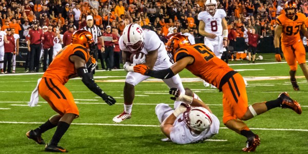 Barry Sanders (center) scored 2 touchdowns and rushed for 97 yards in the Cardinal's 42-24 win over Oregon State. Led by sophomore Christian McCaffrey (206 yards on 30 carries), the Cardinal dominated on the ground, posting 325 rushing yards and 4 touchdowns. (JEREMY TOMPKINS MELAMED/The Daily Barometer)