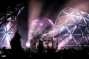 deadmau5 emerging from the dome. (Avi Bagla/THE STANFORD DAILY)