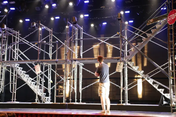 Michael Tucker and the set of Ram's Head's "Rent." (ROBERT SHI/The Stanford Daily)