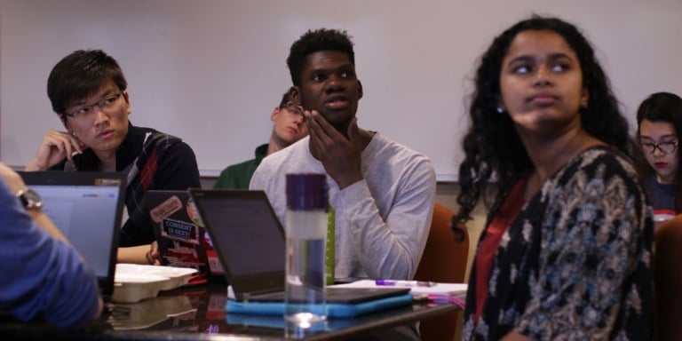 The 19th Undergraduate Senate met yesterday to discuss individual projects and funding (ROBERT SHI/The Stanford Daily).