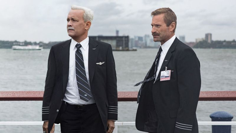 (l-r) Tom Hanks and Aaron Eckhart star in Clint Eastwood's "Sully", about the pilots who, in 2009, had to emergency land a passenger plane on the Hudson River. (Photo courtesy of Warner Bros.)
