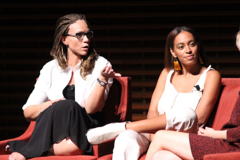 Musician Solange Knowles and public scholar Melissa Harris-Perry discuss gender and race issues (EDER LOMELI/The Stanford Daily).