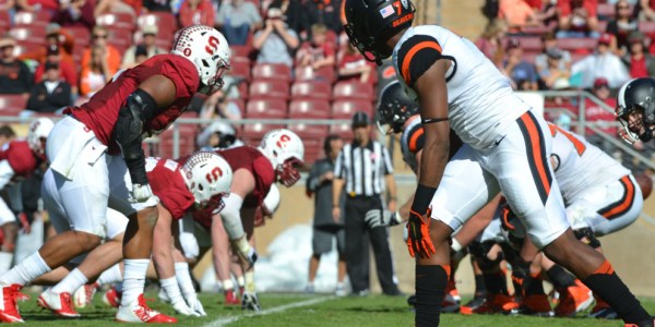 Stanford lines up against Oregon State in 2015. In order to keep the Beavers in check, Stanford will need to stop running back Ryan Nall and hold the Oregon State offense to a low score while capitalizing on offensive possessions. (ERIN ASHBY/The Stanford Daily)