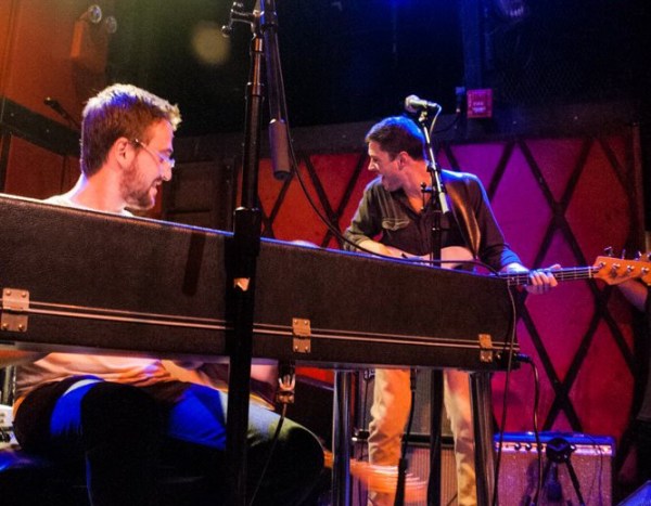 Vulfpeck performing live at Rockwood Music Hall in New York City. (Wikimedia Commons, EvanLBerent)