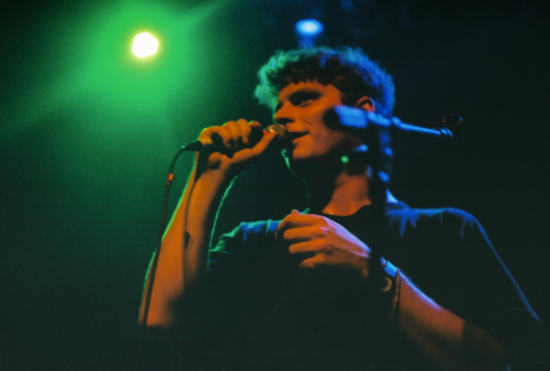Mac DeMarco performing at The Gothic. (Wikimedia Commons, Imnotcmjames)