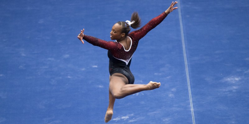 Reigning Pac-12 Gymnast of the Year Elizabeth Price lived up to her title with a strong start to her 2017 season. Her winning performances on vault and bars helped to propel a rusty Stanford squad to a fourth-place finish in its season-opening meet. (MIKE RASAY/isiphotos.com)