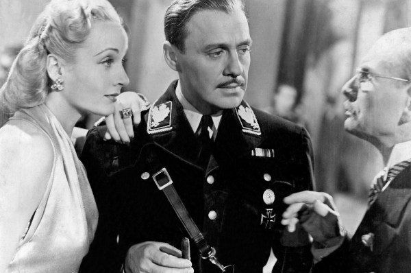 (l-r) Carole Lombard and Jack Benny in Ernst Lubitsch's sparkling anti-Nazi comedy "To Be Or Not to Be". (Courtesy of Janus Films).