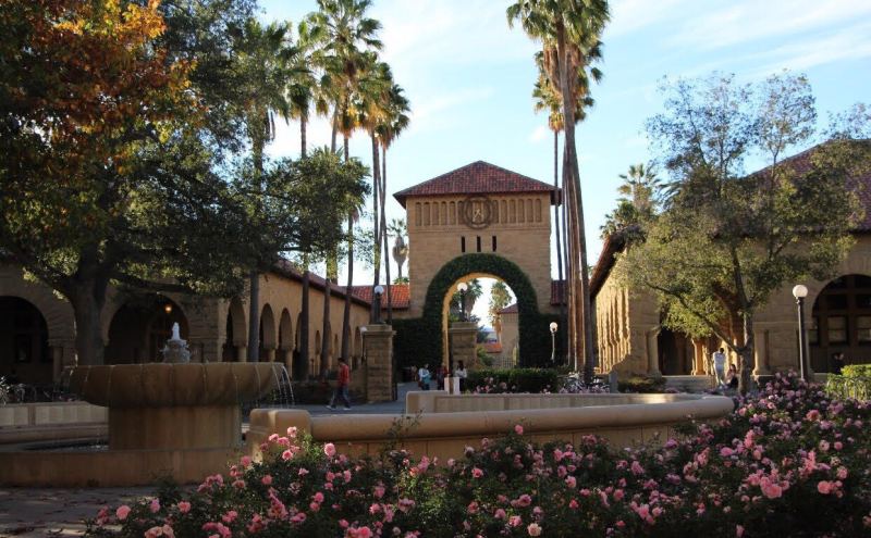 According to the media, Stanford is either an idyllic paradise or a snobby place of privilege with a dark side. So which is it? (DANNA GALLEGOS/The Stanford Daily)