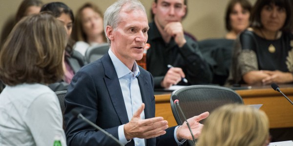 President Marc Tessier-Lavigne responds to concerns about Trump's proposed budget at Faculty Senate (Linda A. Cicero/Stanford News Service).