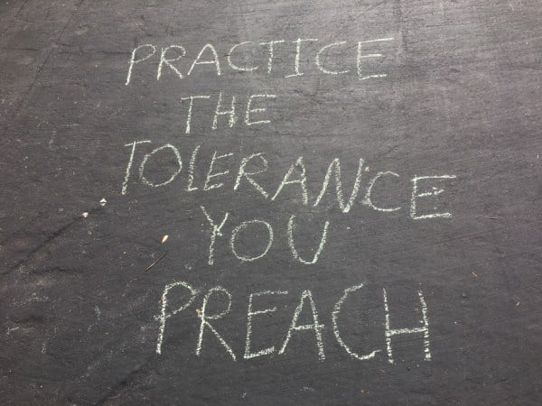 Chalking near White Plaza in support of Robert Spencer (FANGZHOU LIU/The Stanford Daily).
