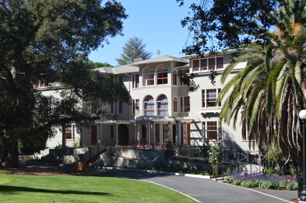 Kingscote Gardens, where Stanford's Title IX Office is located. (Photo: AXELLE TALMA/The Stanford Daily)