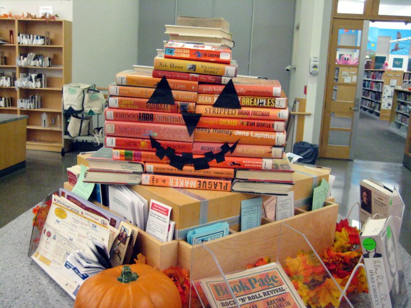 The Reads beat recommends some spine-chilling stories for Halloween (BRIAN HERZOG/Flickr).