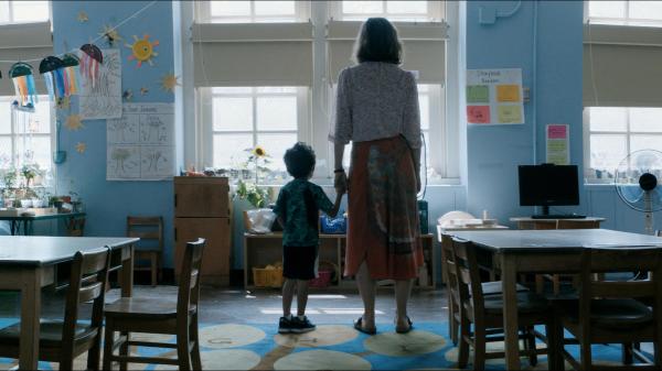 Lisa Spinelli (Maggie Gyllenhaal) mentors a precocious poet in "The Kindergarten Teacher" (courtesy of Netflix).