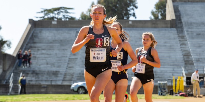 Fifth-year Abbie McNulty (#8 above) recorded a personal best this past weekend in the 3,000 meters (9:05.66), placing her first in the nation in the event. (JOHN LOZANO/isiphotos.com)