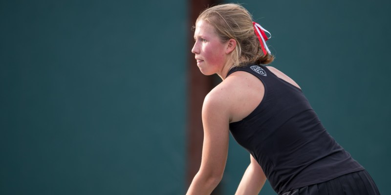 Sophomore Emily Arbuthnott (above) holds a 3-0 record in duals and comes into this weekend’s ITA National Team Indoor Championships as the Cardinal’s highest-ranked player at No. 14. Arbuthnott has won her last 10 consecutive matches. (BOB DREBIN/isiphotos.com)