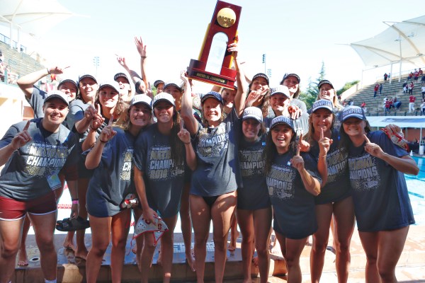 Stanford women's water polo hoists their seventh NCAA trophy in program history. They are now tied with UCLA for the most. The Cardinal have won the title in six of the last nine seasons. (JOHN P. LOZANO/isiphotos.com)