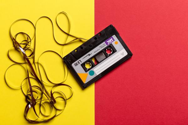 How I make playlists for the people I care about. 
(Photo: Pexels)