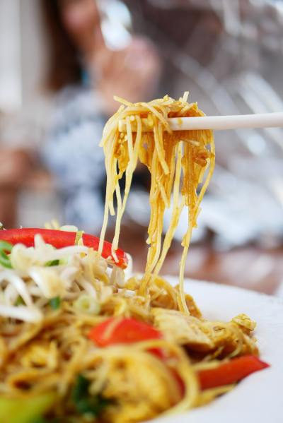 For Justine Sombilon, a lesson in how to cook pancit bihon from her mother goes far beyond food. (Photo: Pexels)