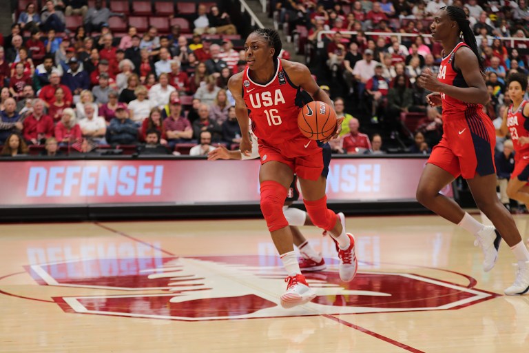 Nneka Ogwumike '12 playing basketball