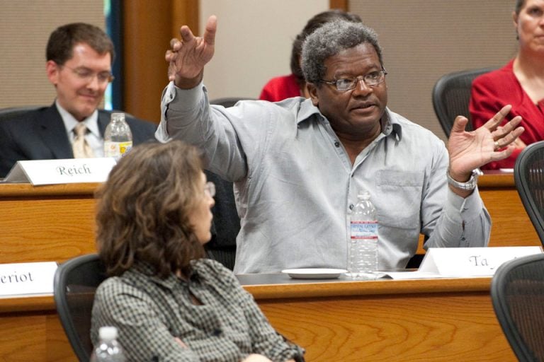 Taylor speaks at a Faculty Senate meeting.
(Photo: L.A. CICERO/Stanford News)