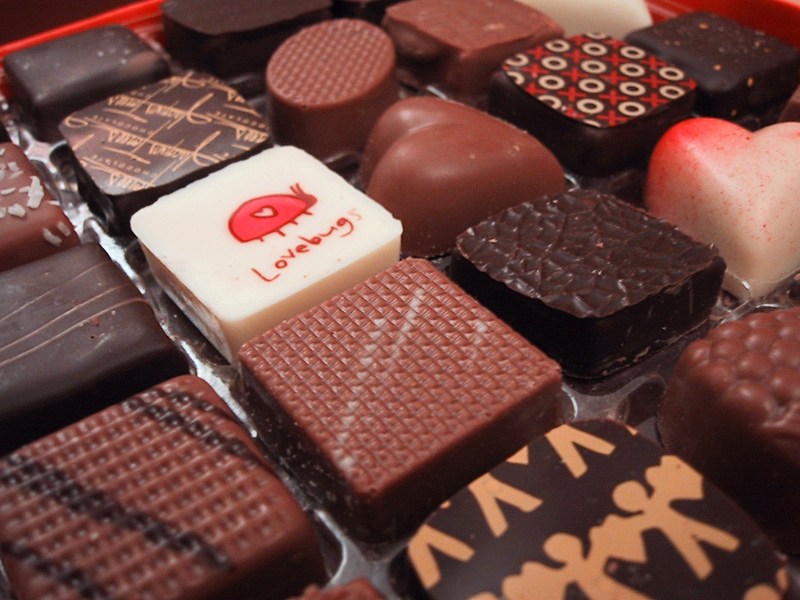 A box of Valentine's Day chocolates. (Photo: Wikimedia Commons)
