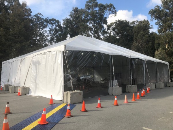 The Galvez site brings Stanford Health Care's drive-thru testing capacity to approximately 630 patients a day. (Photo: DANIEL WU/The Stanford Daily)