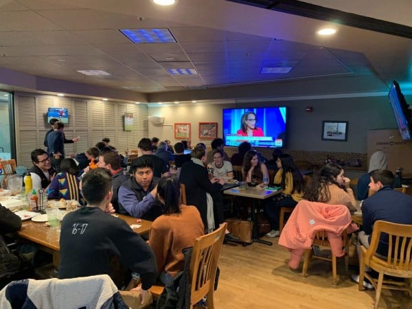 Stanford Students for Bernie (SU for Bernie) watched the Iowa caucus results roll in at Treehouse. (Photo: MICHAEL ESPINOSA / The Stanford Daily)