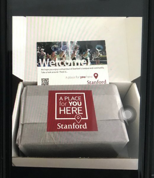 Prospective frosh received virtual reality headsets in an attempt by Stanford to sway them to matriculate. (Photo: Anonymous ProFro/The Stanford Daily)
