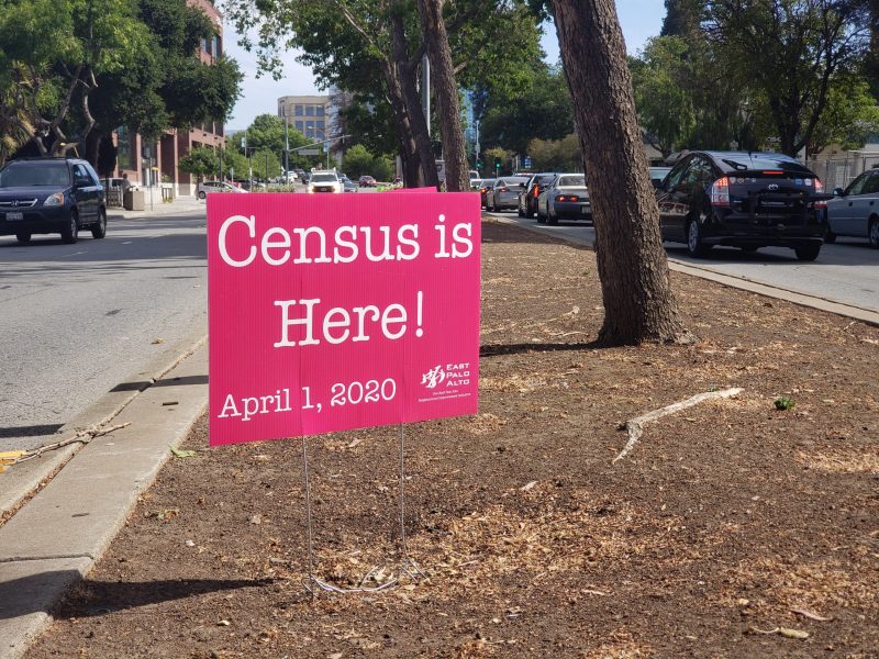East Palo Alto census outreach. (Photo: KATE SELIG/The Stanford Daily)