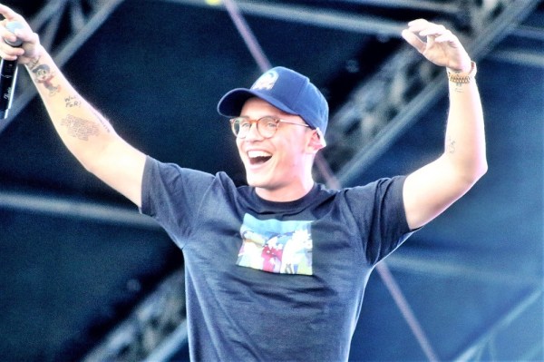 Maryland rapper Logic delivers to the delight of his loyal fans on his latest and likely last album "No Pressure" (2020). (image source: Wikimedia Commons)