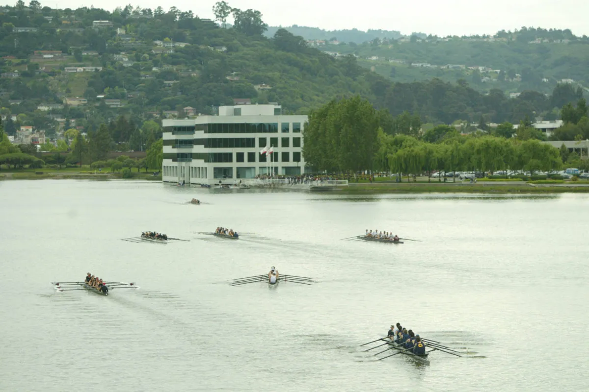 Upstream battle: Men’s rowers, alumni shocked, confused after team is cut