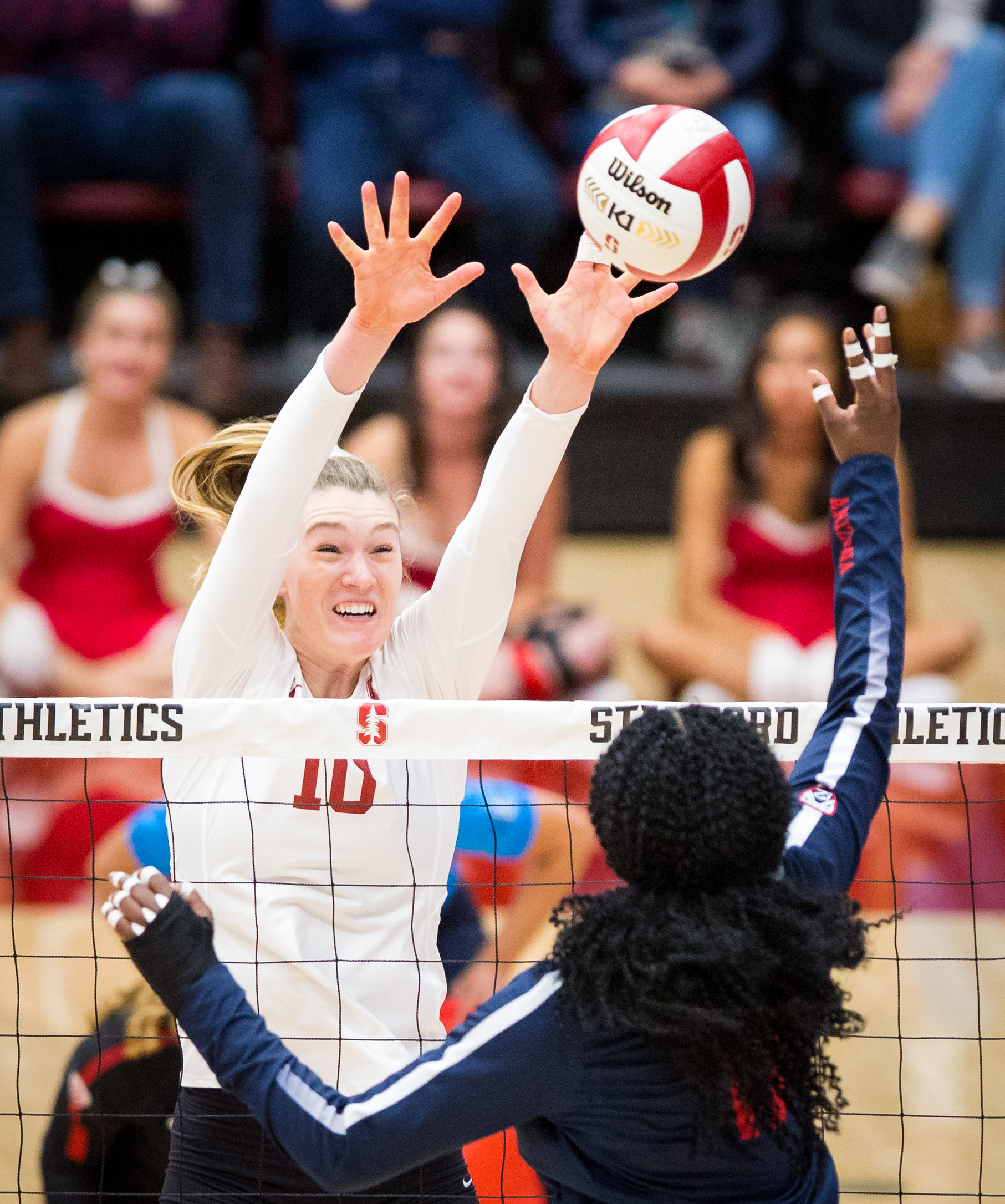 Women's volleyball swept by Wildcats