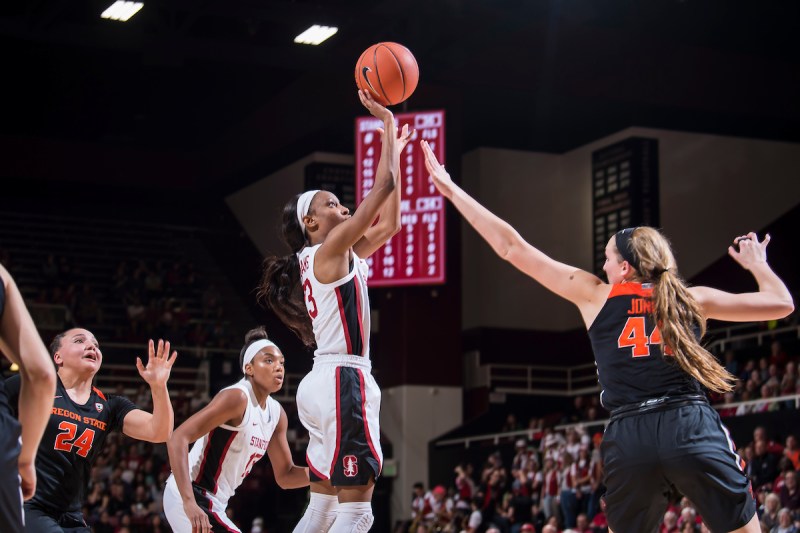 Senior guard Kiana Williams was a handful in her hometown for Utah Valley. Williams tallied 20 points in 23 minutes in the Stanford victory (Photo: KAREN AMBROSE HICKEY/isiphotos.com)