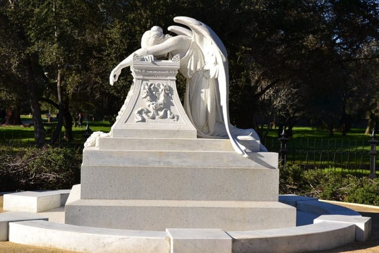 Photo of the Angel of Grief statue at Stanford University