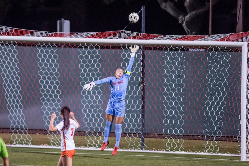 Redshirt sophomore keeper Katie Meyer (above) recorded six saves in women's soccer's 2-1 loss to Arizona on Friday. The Cardinal's scoring struggles could again prove lethal on Sunday, when Stanford takes on Arizona State. (PHOTO: Karen Hickey/isiphotos.com)