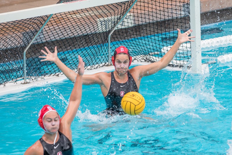 Redshirt senior goalkeeper Emalia Eichelberger allowed just five goals in the first three quarters of a dominant 16-9 Stanford victory. (Photo: SCOTT GOULD/isiphotos.com)