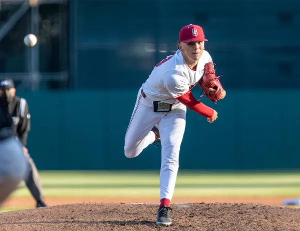 Freshman RHP Joey Dixon (above) threw 5.2 innings of scoreless relief for the Cardinal on Sunday in an 8-5 twelve-inning win over Oregon. (Photo: JOHN LOZANO/isiphotos.com)